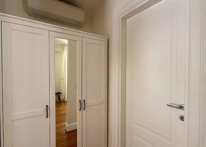 Elegant With Terrace In Balduina Řím